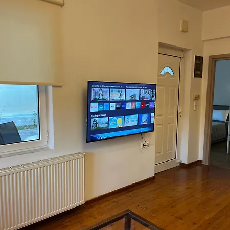 Eleni * קמנה וורלה